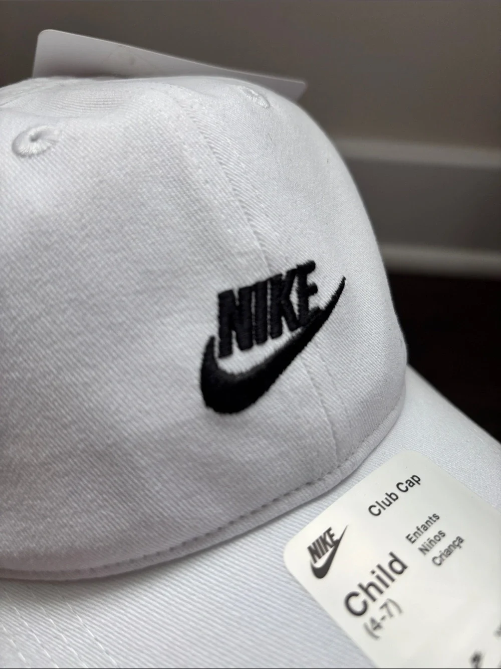 Nike Club Cap Swoosh embroidered logo,velcro back,6 vent panel, summer sun